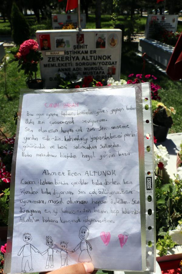 Kayseri'de şehit oğlunun babasına mektubu yürek burktu: Ben içimden... - Resim: 0