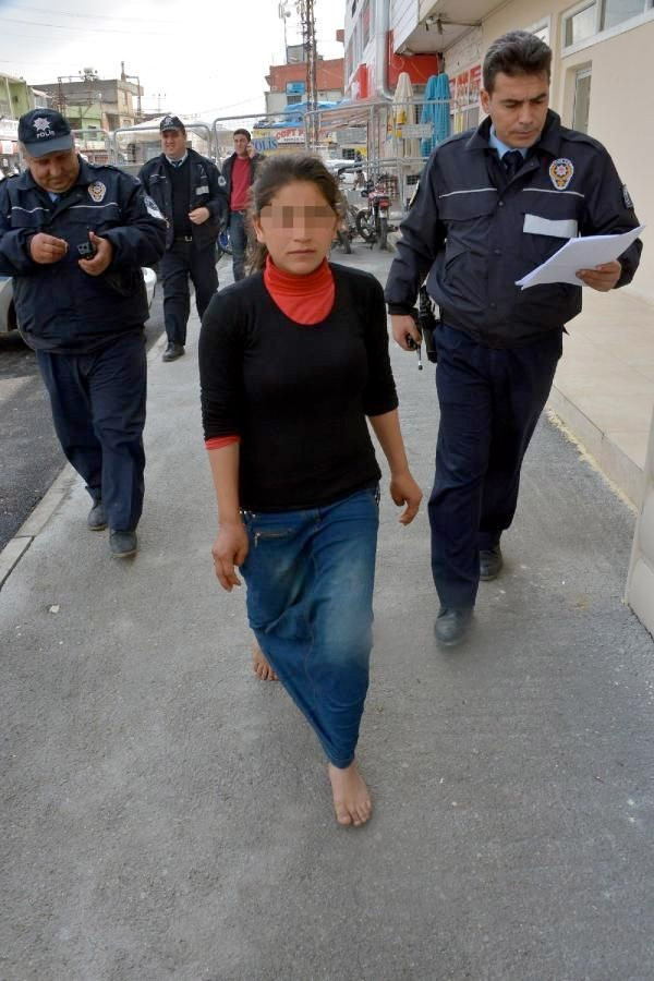 Çıplak ayakla 10 kilometre yürüyüp polise sığındı  - Resim: 2