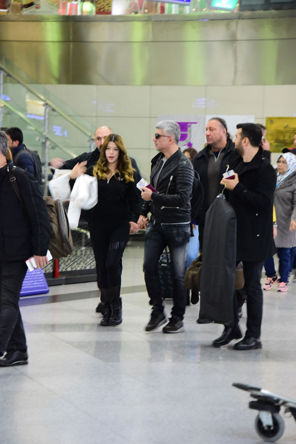 Hamile sevgilisiyle ilk kez el ele!  - Resim: 3