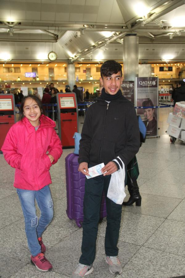 Slimani'den mendil satan Suriyeli çocuklara harçlık - Resim: 2