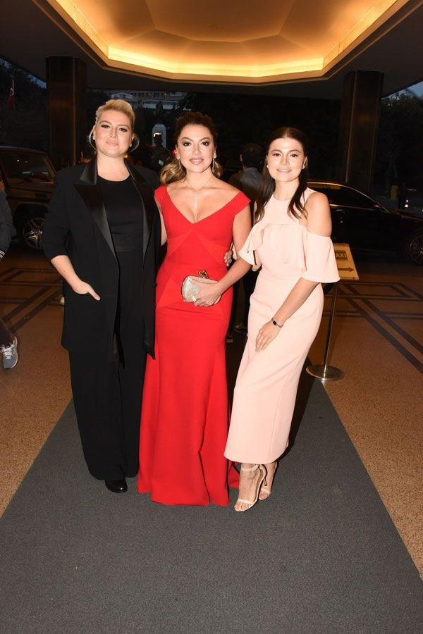 Hadise'den Mevlana'lı gönderme - Resim: 2