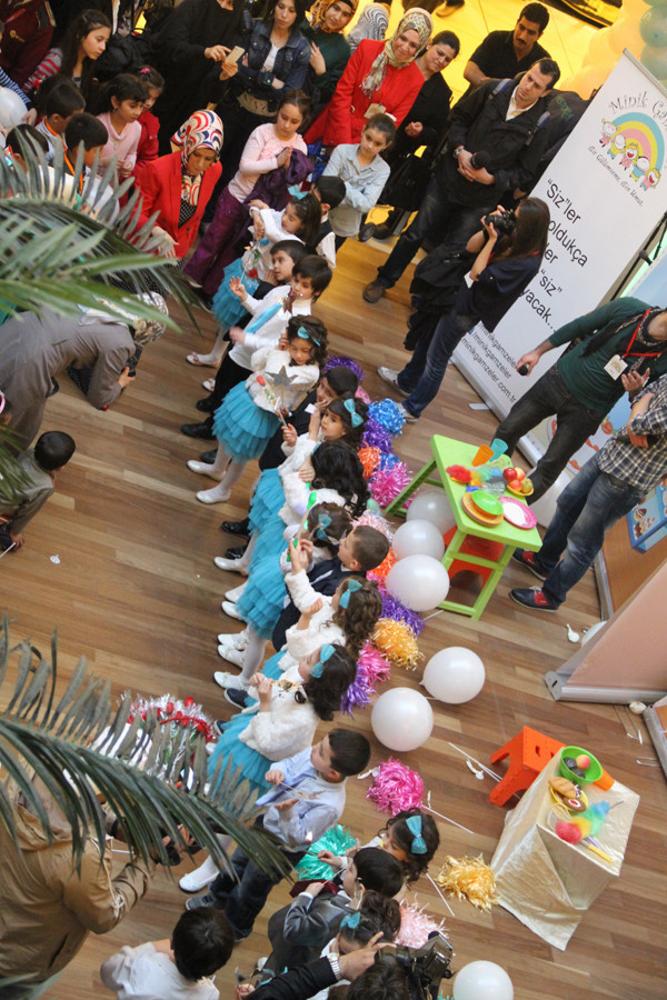 23 Nisan'ın en şanslı çocukları! - Resim: 1