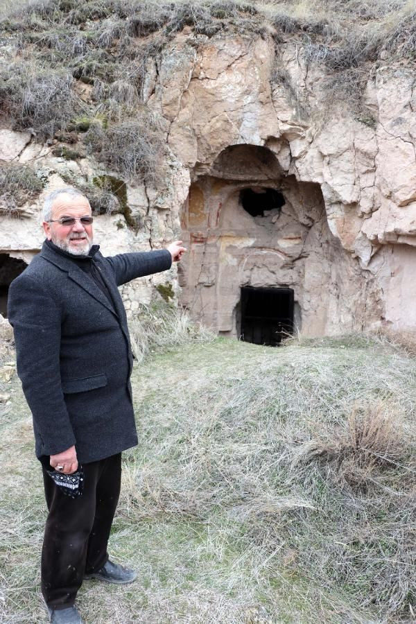 Tarihi kiliseyi defineciler yağmaladı! Ne var ne yok talan edilmiş - Resim: 2