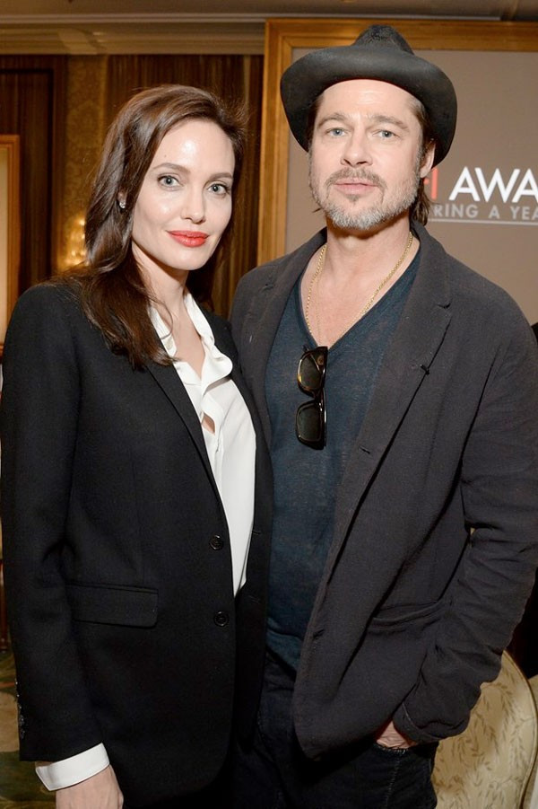 Angelina Jolie Brad Pitt'i yaylım ateşine tuttu! - Resim: 1