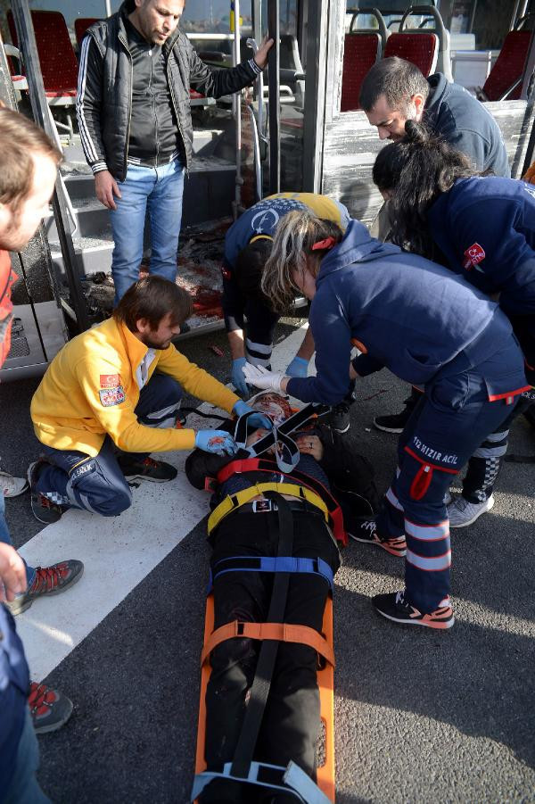 İstanbul'da metrobüs kazası! İşte ilk görüntüler - Resim: 2