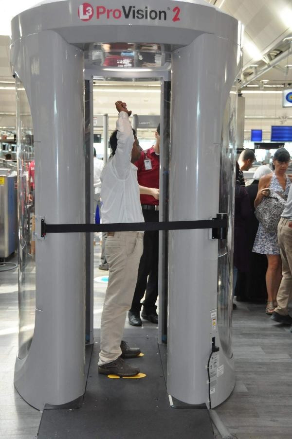 Havaalanına vücut tarayıcı geldi! İçinizi gösterecek mi? - Resim: 1