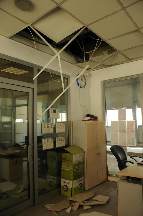 Hakkari'de korkutan patlama resmen yer yerinden oynadı - Resim: 3