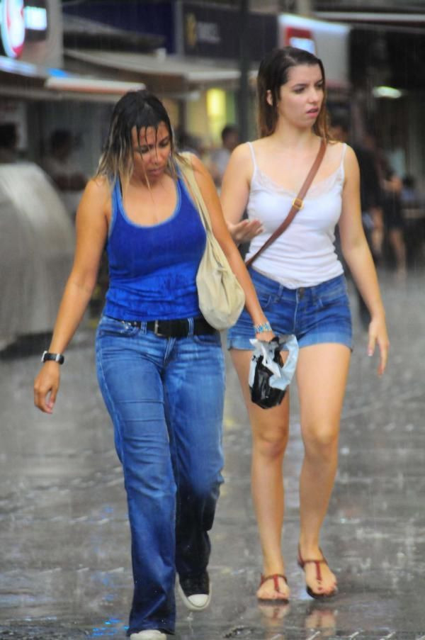 Sağanak yağış İzmir'i felç etti! - Resim: 2