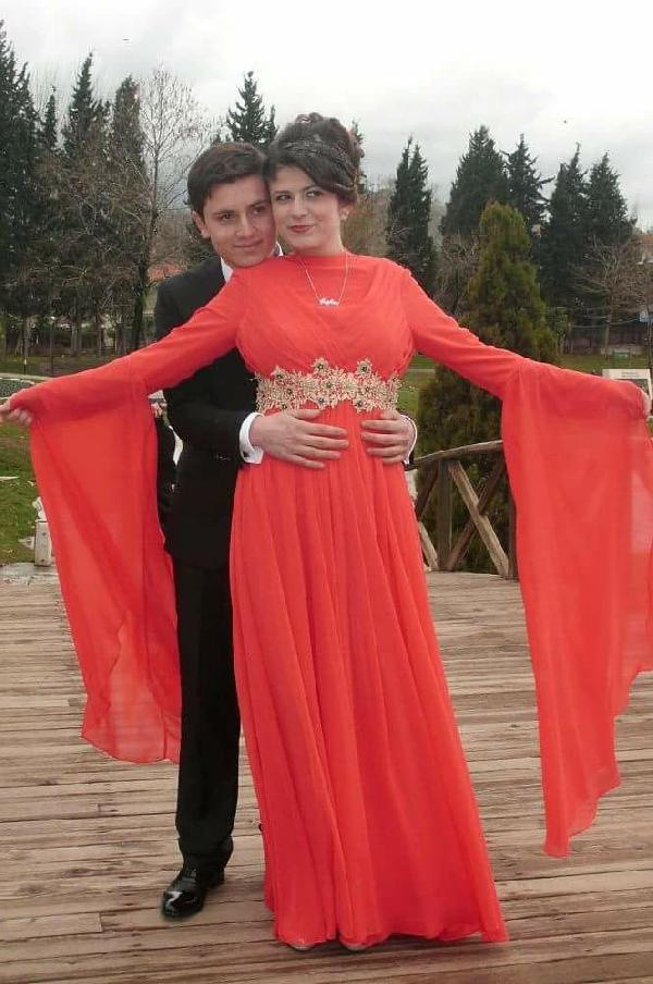 Denizli'de telefondaki yazışmaları görünce boğazından bıçakladı!  Bakın ne ceza aldı - Resim: 0