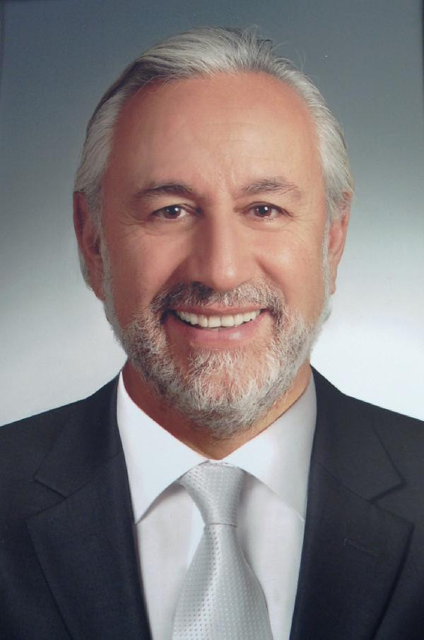 Koronavirüs nedeniyle vefat eden 67 yaşındaki doktor salgında gönüllü görev istemiş - Resim: 0