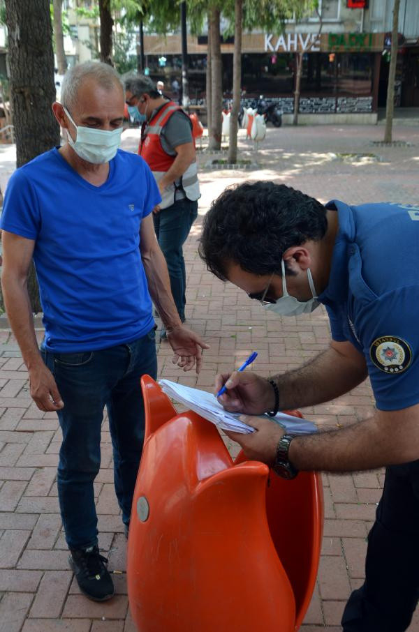 İstanbul'da tam kapanma! Uyarılara kulak asmayanlar cezayı yedi - Resim: 0