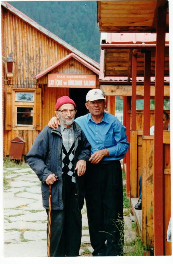 Evin baş köşesine oturttu! Trabzon'da yaptıklarını gören şaşırdı: Çok ağlayanlar gördüm - Resim: 1