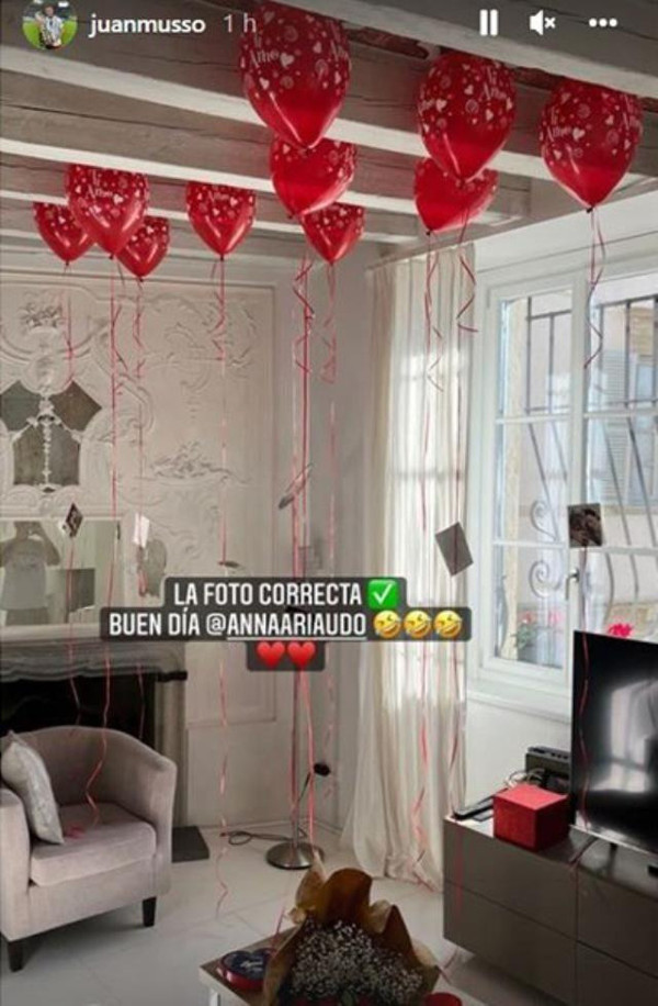 Çırılçıplak fotoğrafını yayınladı! Sevgilisinin sürpriziyle yıldız futbolcu Juan Musso azizliğe uğradı - Resim: 1