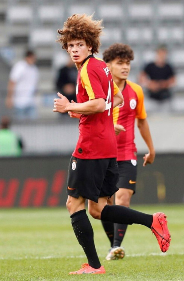 Fatih Terim 17'lik Erencan Yardımcı'ya bel bağladı - Resim: 0