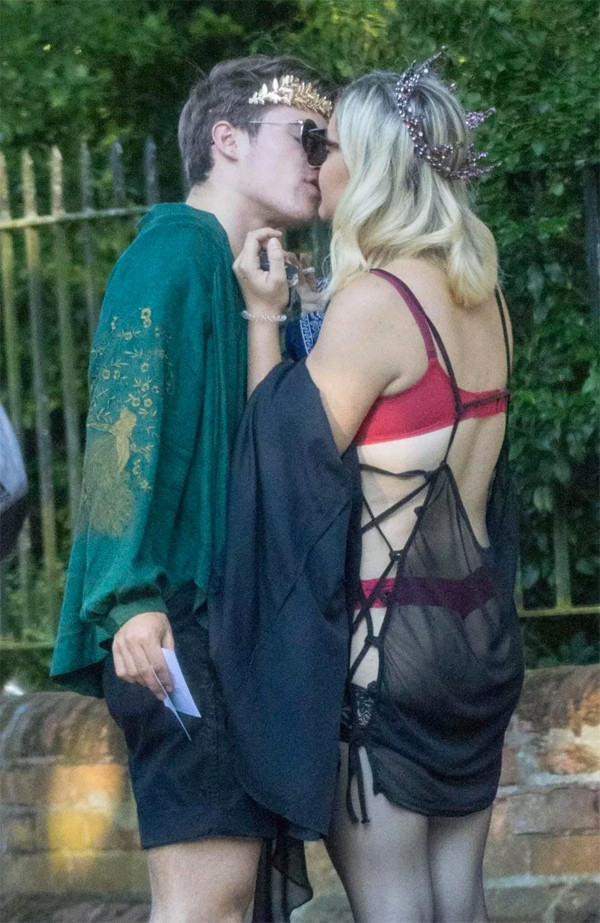 Ünlü üniversitede rezalet! Seks ve uyuşturucu partisi yaptılar... - Resim: 3