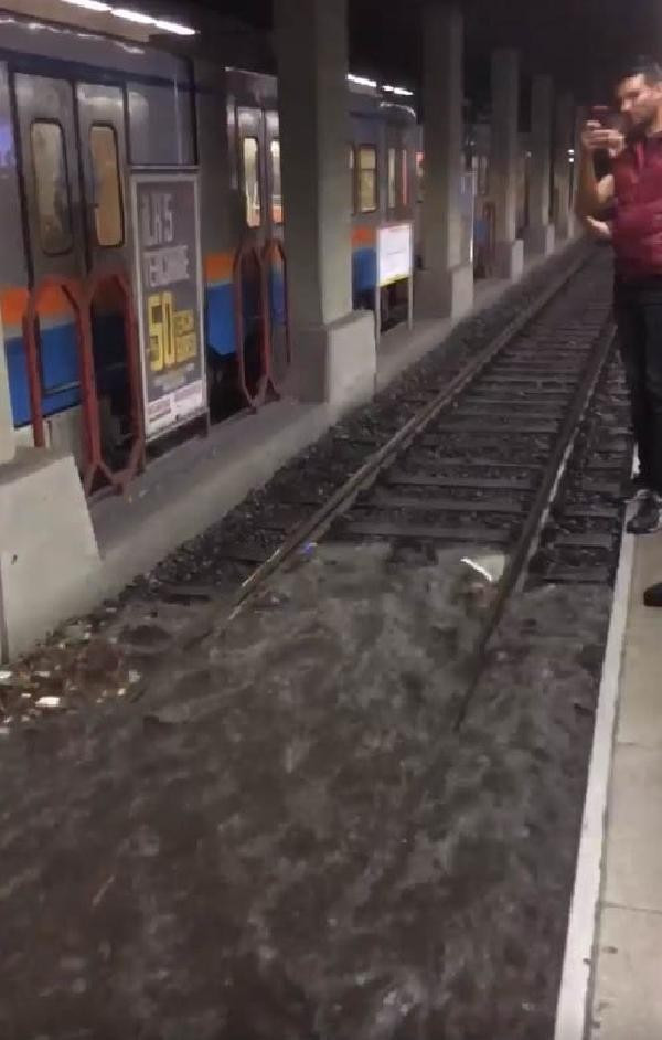 İstanbul'daki yağmurdan sıradışı acayip görüntüler var! - Resim: 4