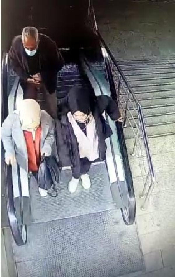 Kayseri'de yaşandı! Yürüyen merdivende kadının montunun cebinden telefonu çaldı - Resim: 0
