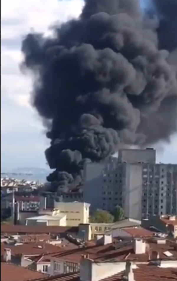 İstanbul'da Çapa Tıp Fakültesi'nde korkutan yangın! Dumanlar gökyüzü sardı - Resim: 2