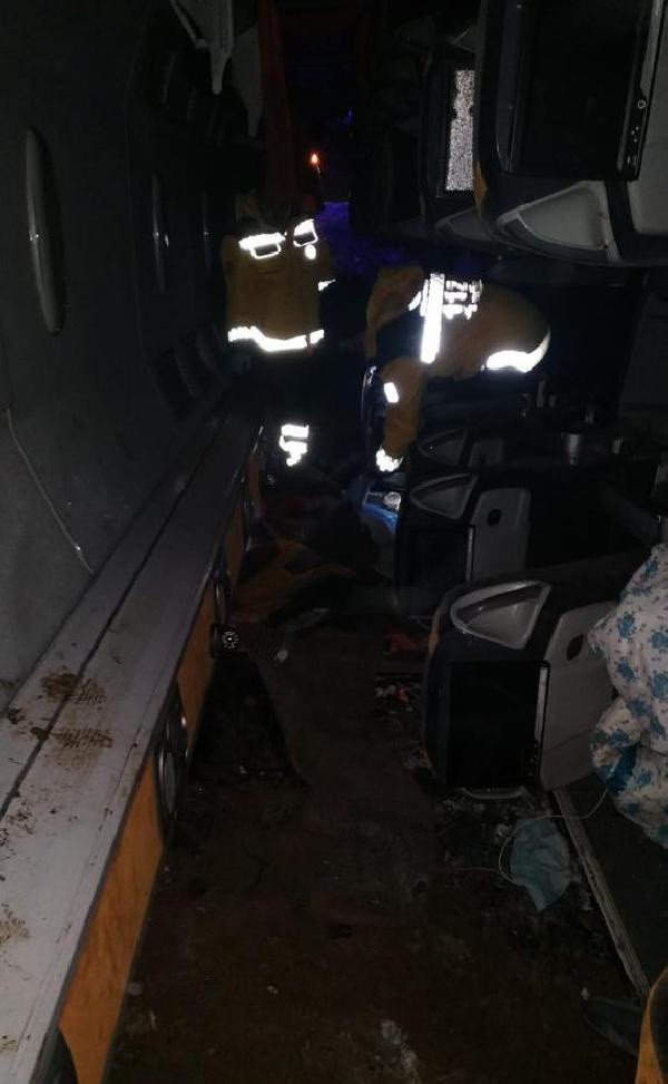 Kayseri'de yolcu otobüsü devrildi: 23 kişi yaralandı - Resim: 1