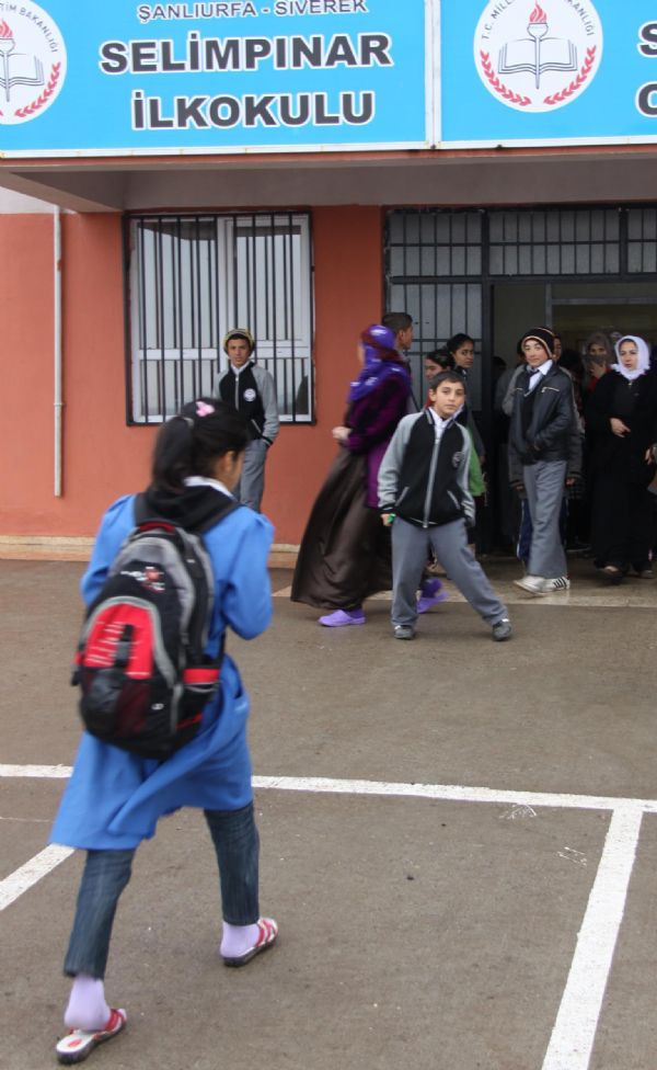 Yürekleri sızlatan Melek yine terlikle gitti - Resim: 2