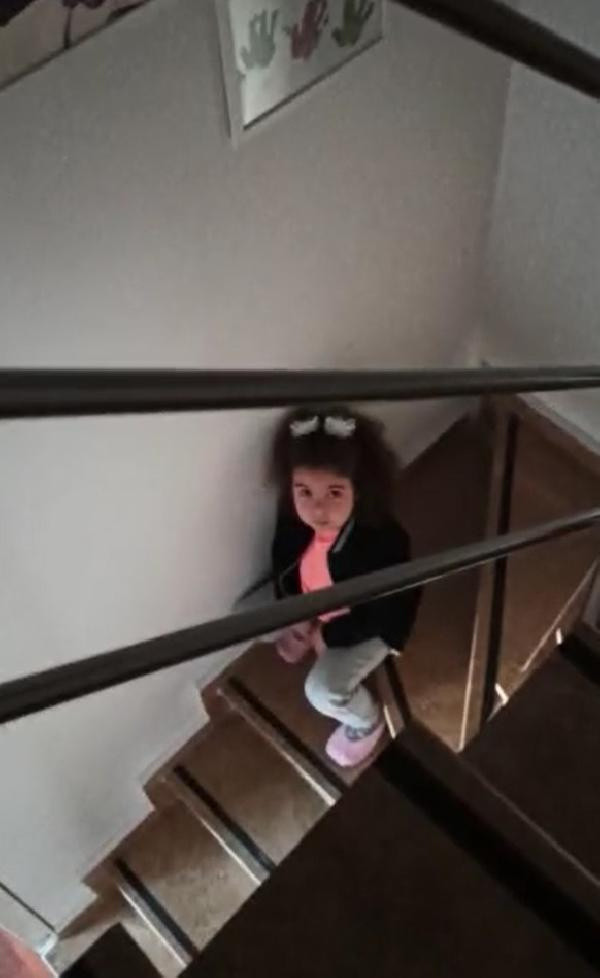 Bursa'da karantinadaki sağlıkçı baba ile kızının duygulandıran diyaloğu - Resim: 0