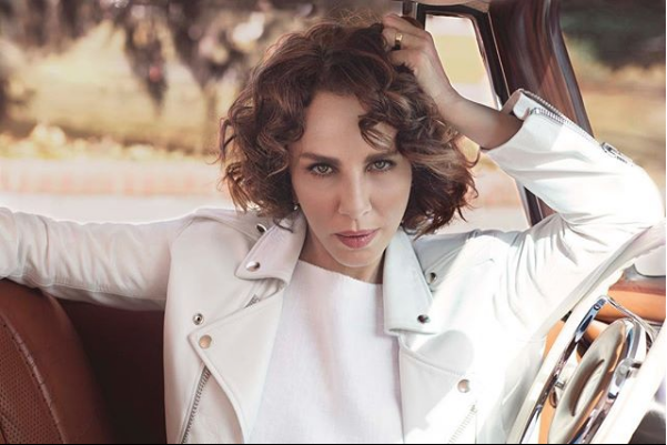 Sertab Erener takipçilerine seslendi: Size bol bol foto atarım - Resim: 1