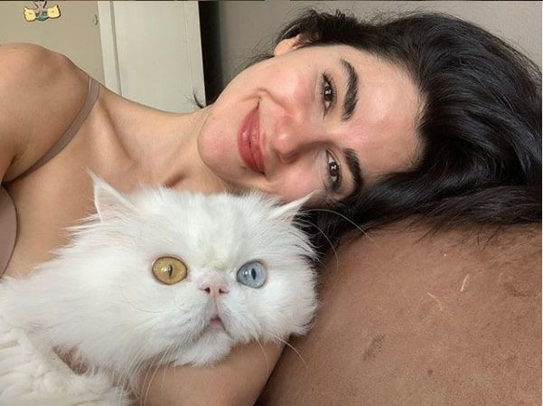 Yasak Elma yıldızı Nesrin Cavadzade ilk kez anlattı: Gözümün altına demir saplandı - Resim: 1