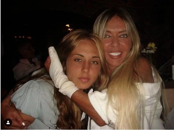 Ahu Tuğba kızı Anjelik Calvin'in pozunu paylaştı paylaşım olay yarattı - Resim: 2