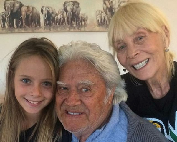 Cüneyt Arkın'ın sağlığı nasıl? 2 gündür tuhaf haberler çıkıyor - Resim: 1