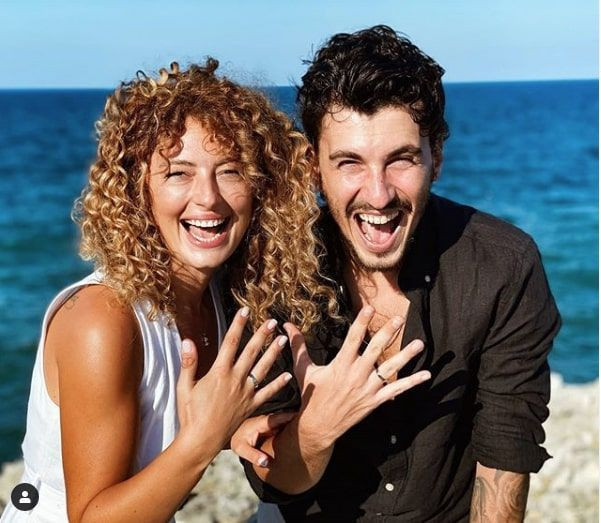 Pis Yedili dizisinin aşıkları evleniyor! Hazal Şenel ve Bertan Asllani yüzükleri taktı - Resim: 2