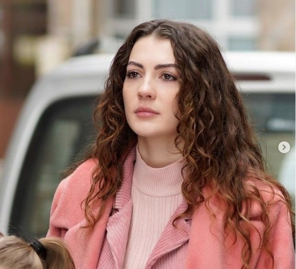 'Evlenmeden anne olabilirim' diyen Burcu Özberk sosyal medyayı ikiye böldü - Resim: 4