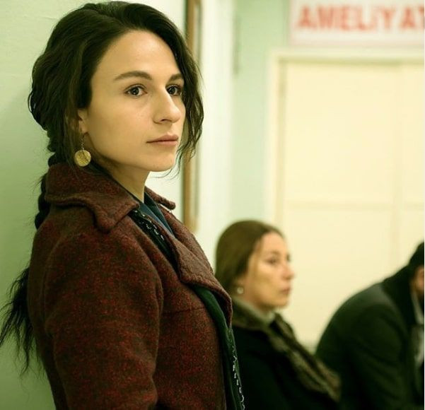 ATV dizisinde oynayan Selin Yeninci burun estetiği yaptırdı işte son hali - Resim: 1