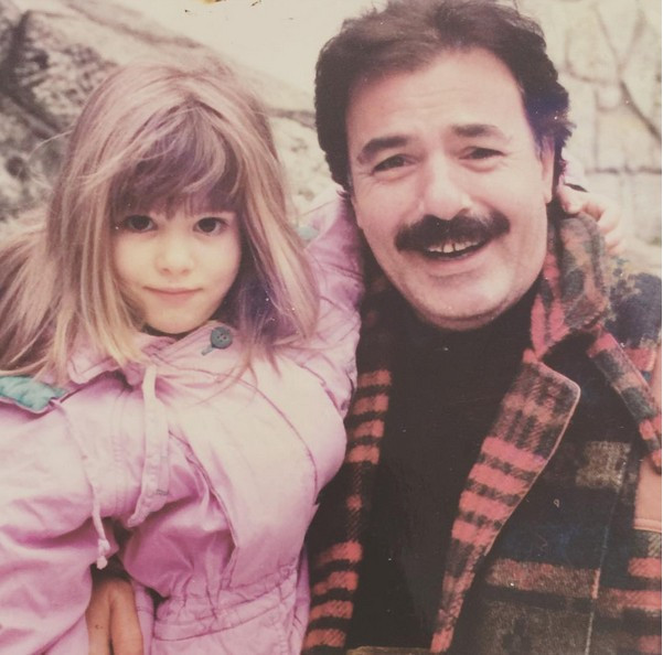 Ferdi Tayfur'ın kızı Tuğçe bir şarkı söyledi alem yıkıldı - Resim: 4