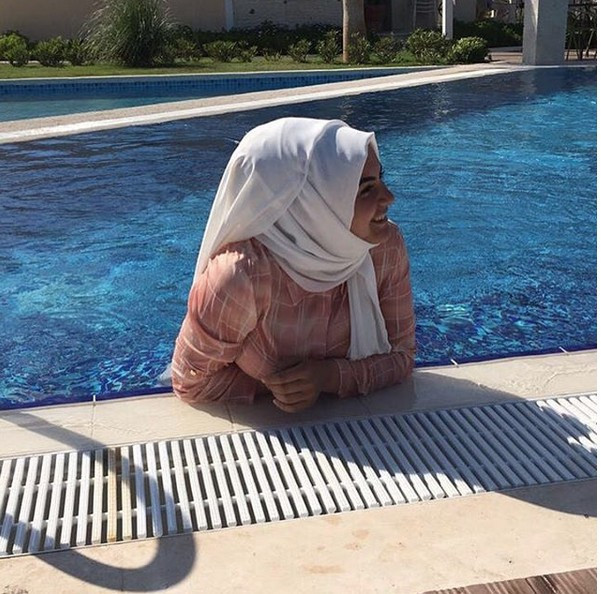 İzdivaç fenomeni Hanife'nin havuz pozu olay oldu! - Resim: 3