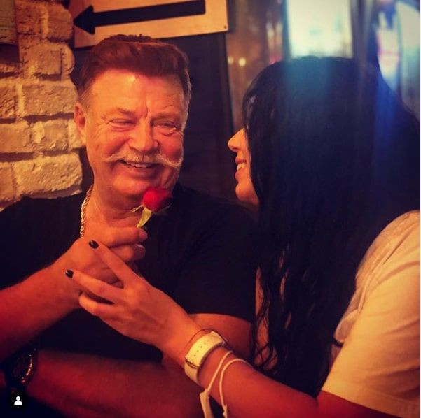 Nuri Alço 33 yaş küçük sevgilisi Burcu Sezginoğlu'yla sessiz sedasız evlendi - Resim: 2