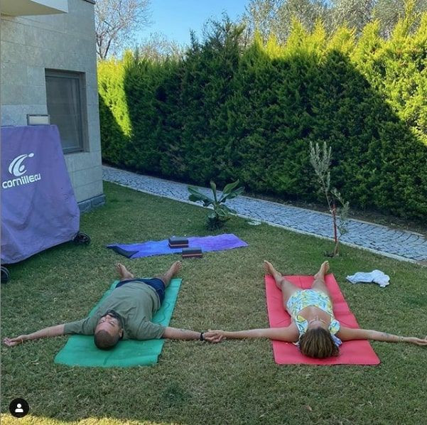 Ceyda Düvenci'den eşi Bülent Şakrak'a romantik kutlama herkesin beğenisini aldı - Resim: 3