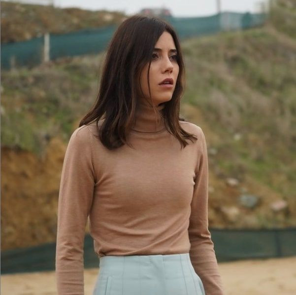 Sadakatsiz'in yıldızı Cansu Dere'den takdirlik hamle tüm borçları kapattı - Resim: 2