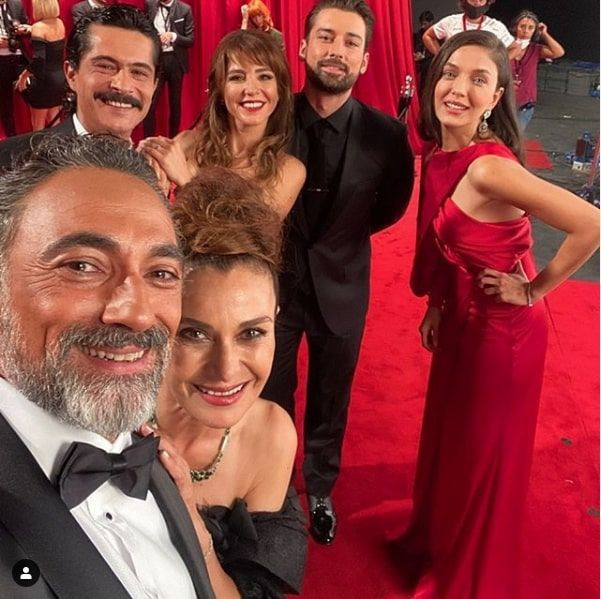 Zümrüdüanka dizisinin Ülfet'i Hatice Aslan'ın 'seksi' pozları ortalığı salladı - Resim: 1