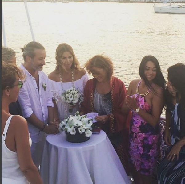 Ünlü sunucu tanıştıktan 4 gün sonra evlendi! - Resim: 3