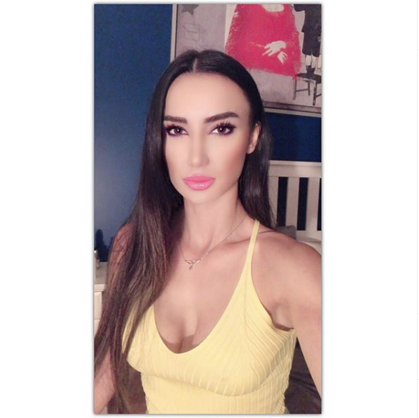 Yağmur Sarnıç'ın derin dekoltesi olay! Seren Serengil'in eşi Yaşar İpek'le adı anılıyor - Resim: 2