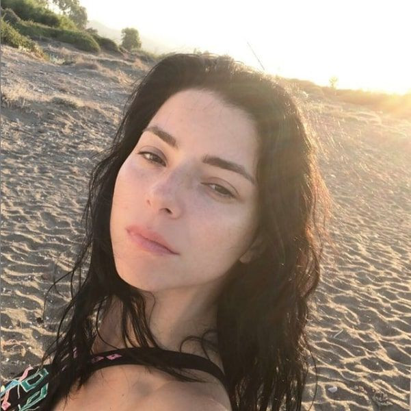 Merve Boluğur yine olay! 'Hacı sembolik olarak seviyorum ama Müslümanım' - Resim: 2