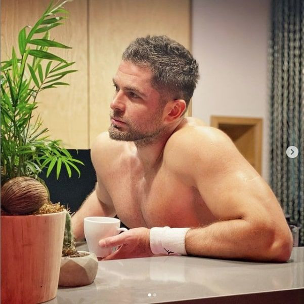 Mert Öcal Survivor 2021 paylaşımı yaptı üstsüz paylaşımı olay yarattı - Resim: 2