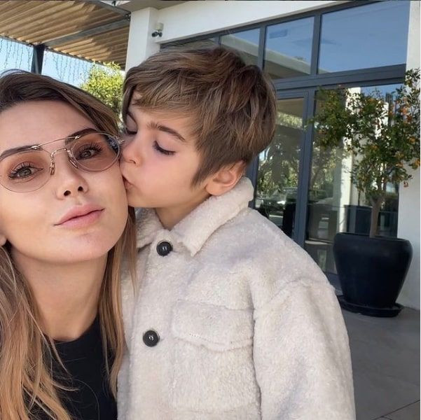 42'lik Ece Erken yasak aşkı yüzünden araba parçalamasına 'Ergenlik' deyip açıkladı - Resim: 2