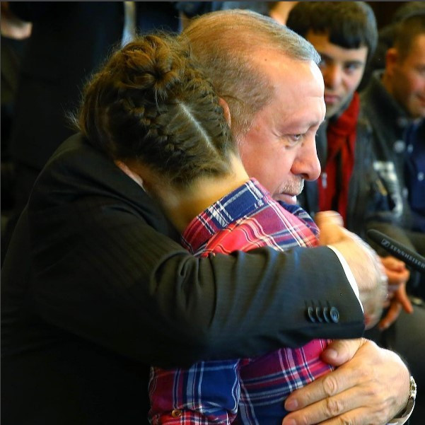 Günün en eğlenceli fotoğrafları Beştepe'den geldi - Resim: 2