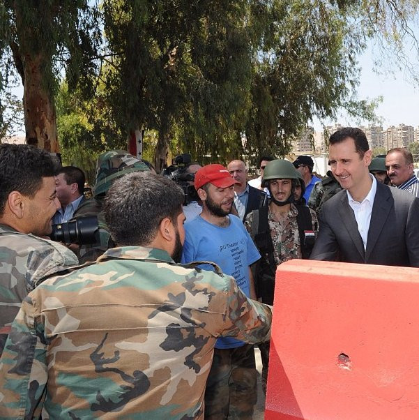 Ülke yıkıldı Esad dimdik ayakta - Resim: 1