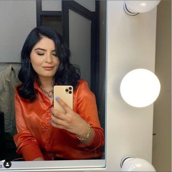 Hanife Gürdal kafaları karıştırdı! Dekolteli pozlarını tek tek sildi! Sebebi ise bakın ne - Resim: 3