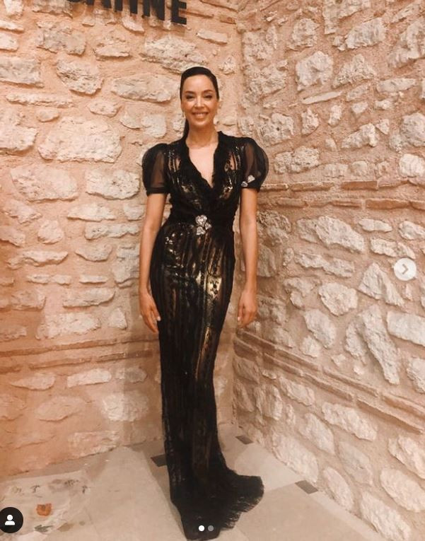 Eski Dünya Güzeli Azra Akın'dan çok konuşulacak estetik açıklaması - Resim: 2