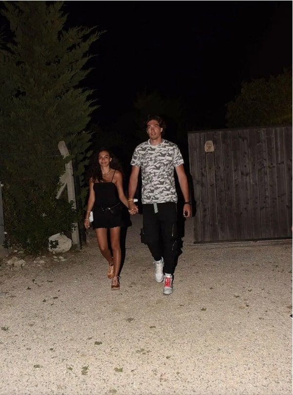 Hercai yıldızı Ebru Şahin ve Cedi Osman öpüşürken yakalandılar - Resim: 3