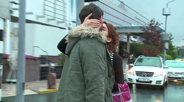 Ünlü isimler dudak dudağa yakalandı - Resim: 4