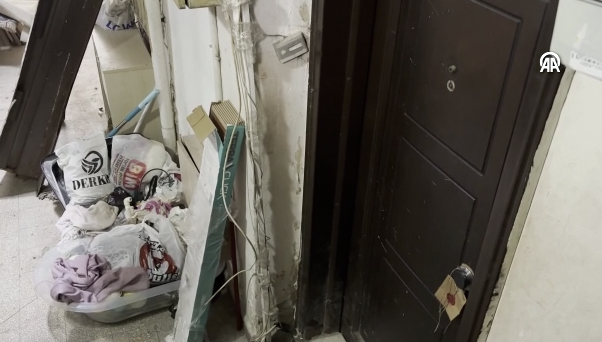 Fatih'te kadın cinayeti! Ayaklarını bağladığı eşini döverek öldüren Cezayir uyruklu zanlı tutuklandı - Resim: 2